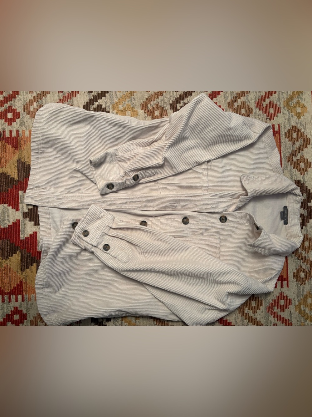 Women’s Button-Up Corduroy Shirt Jacket in Light Beige